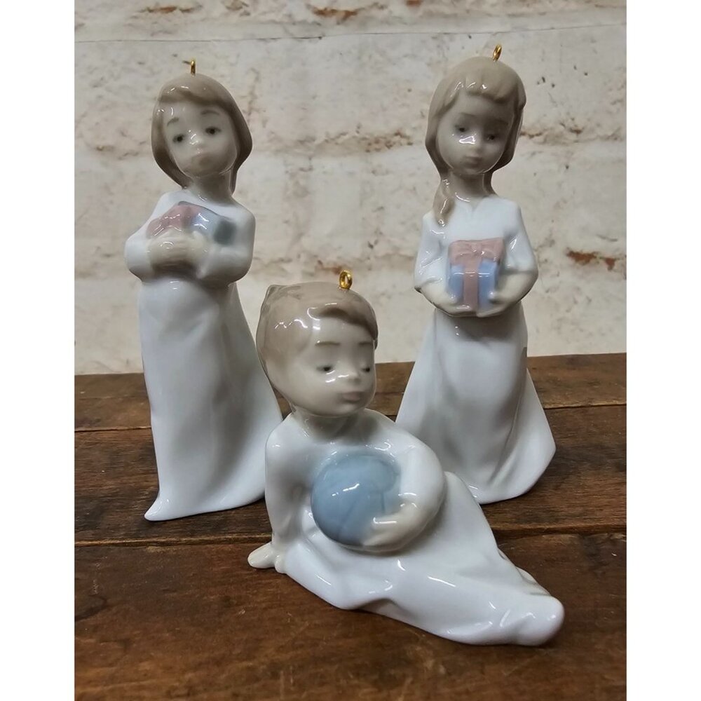 Lladro Ornament Christmas Morning 3 Figurines 5940 ln box 1992